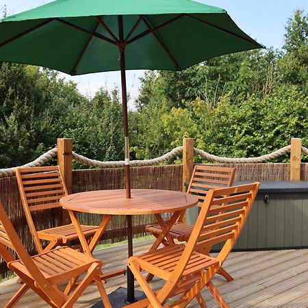 Ammonite Glamping Pod & Hot Tub Διαμέρισμα Hungerton Εξωτερικό φωτογραφία